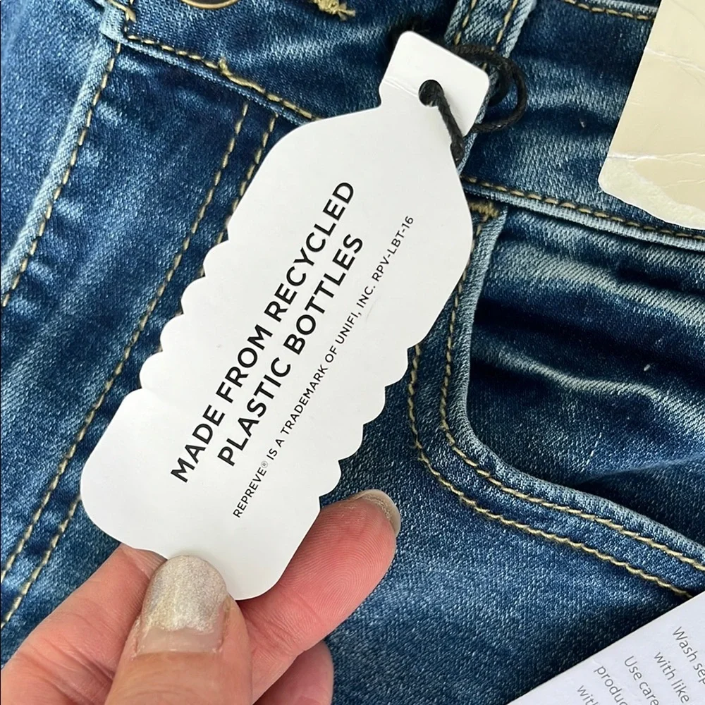 New SO super high-rise ultimate jegging with Modern Distressing - Picture 5 of 16